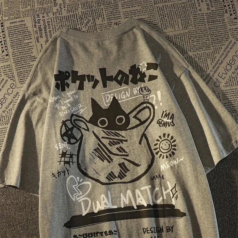 Maglietta Oversize Harajuku con Gatto Nero e scritte giapponesi, disponibile in grigio e bianco